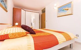 Amazing Apartment In Njivice With Wifi