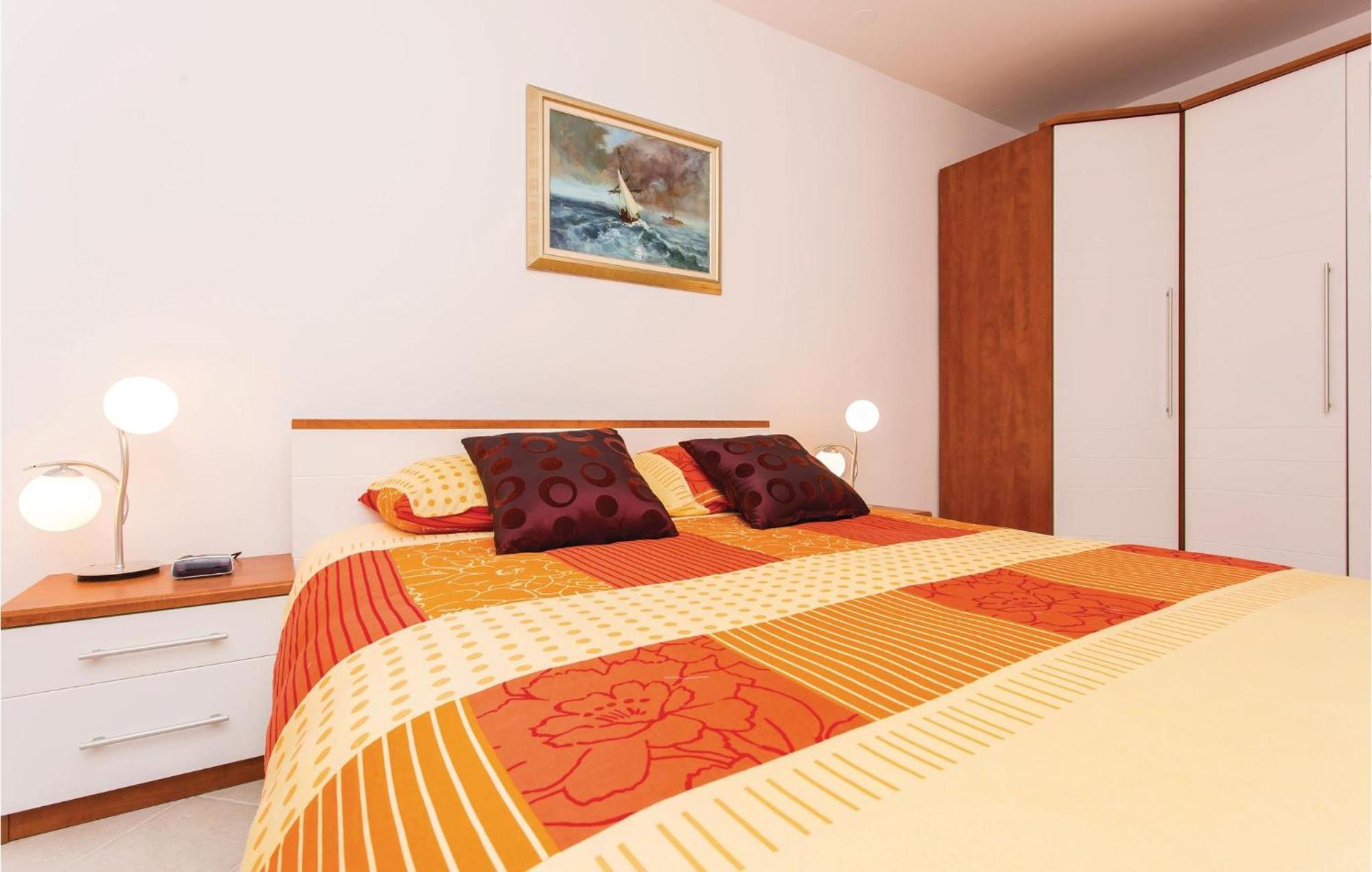 Amazing Apartment In Njivice With Wifi Exterior foto